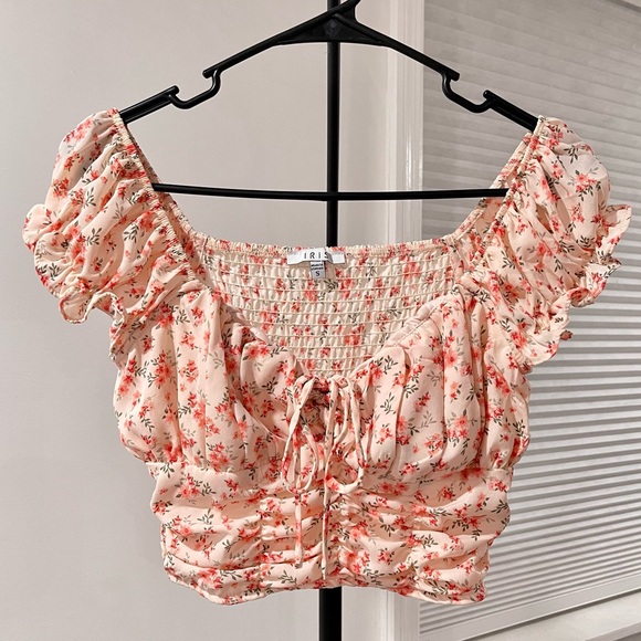 NWOT IRIS Floral blouse - Picture 3 of 10